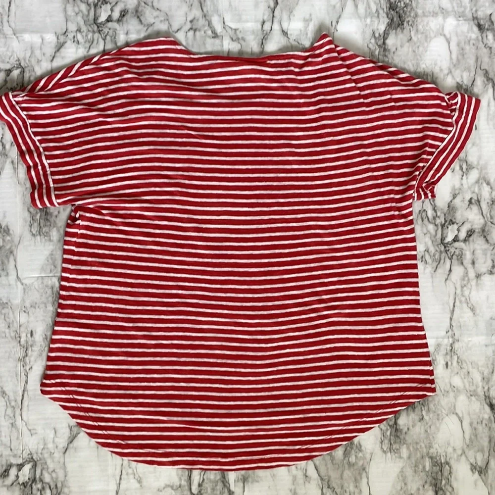 Christian Siriano New York | Women’s large 100% linen Rounded hem striped top - Picture 6 of 8
